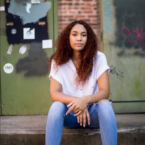 Meet your Posher, Nadia